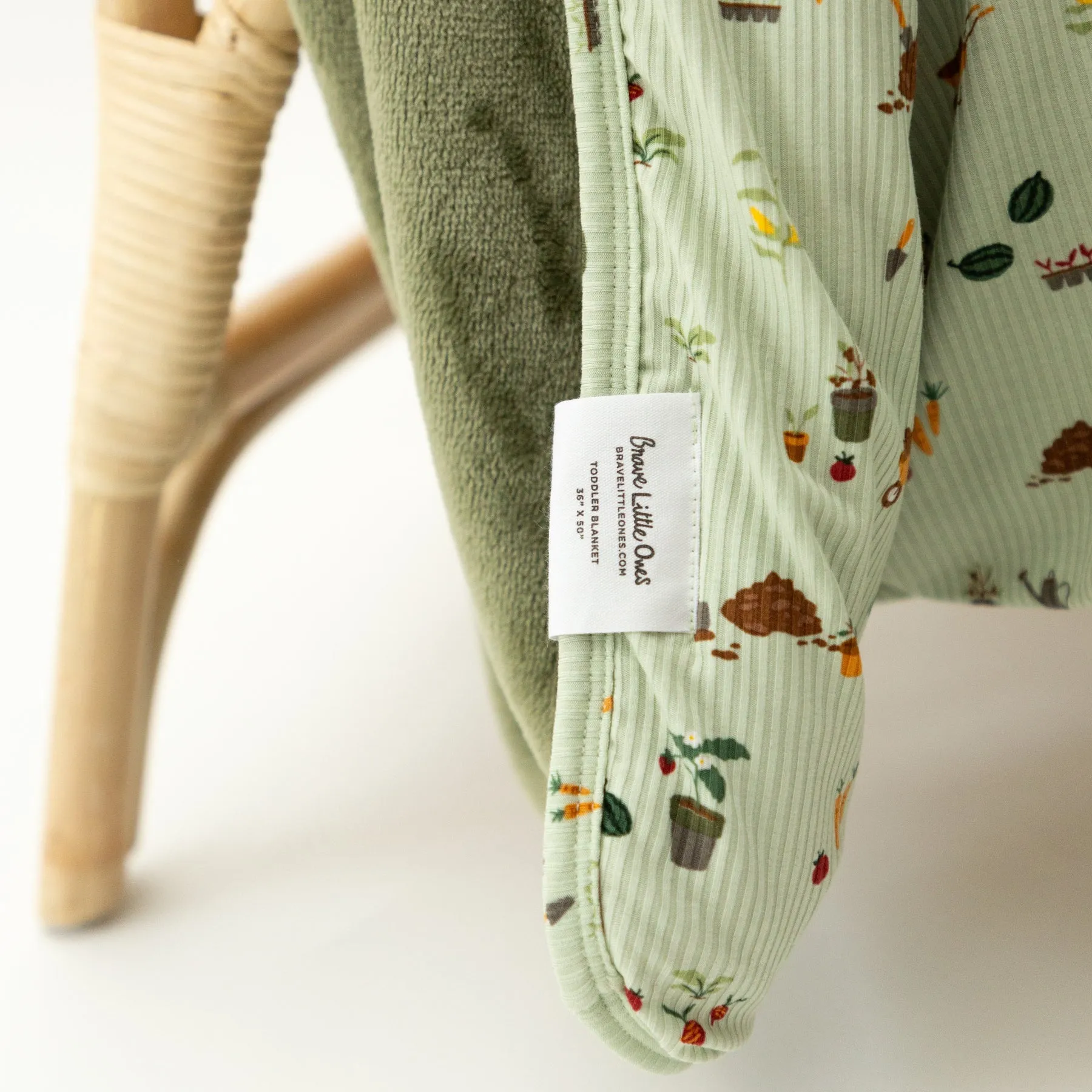 Backyard Garden Small Ribbed Youth Blanket